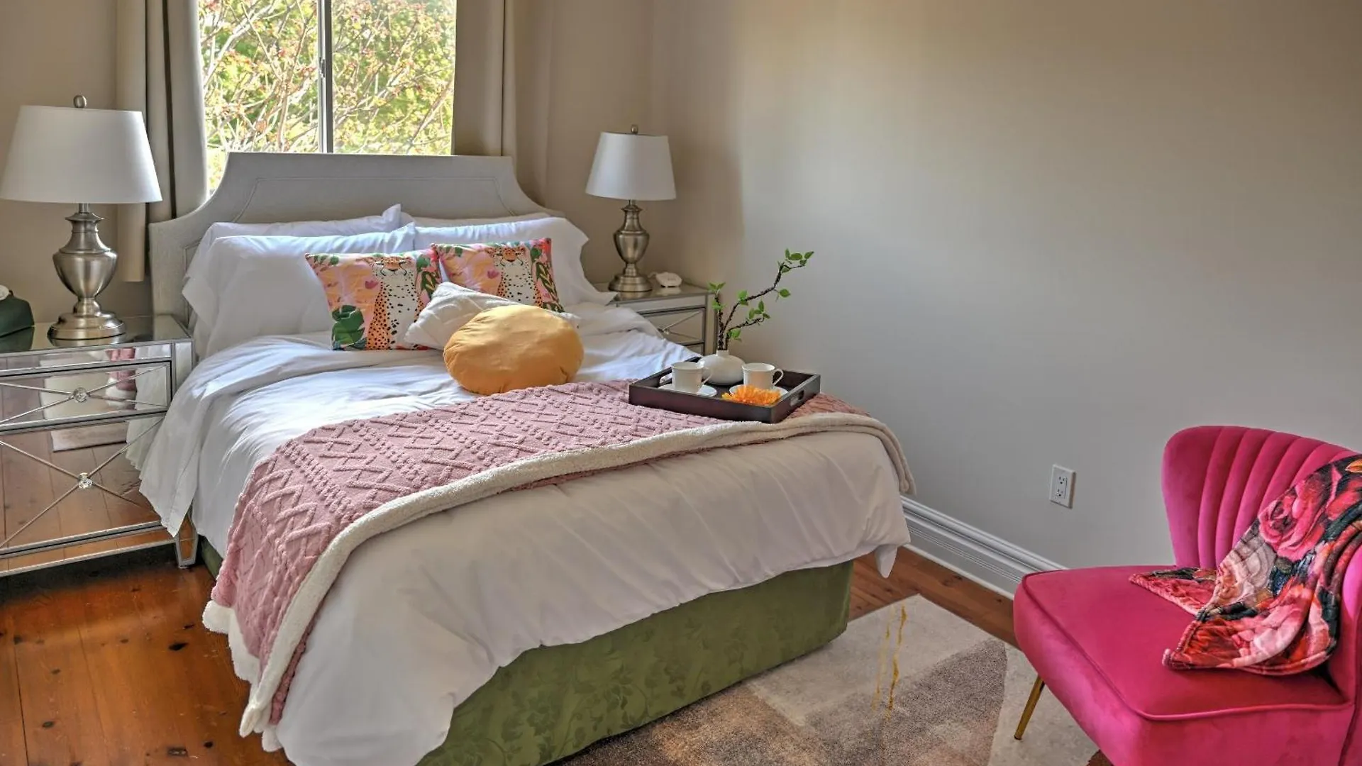 تورونتو Welcome Home! Acores Bed & Breakfast 0*,  كندا