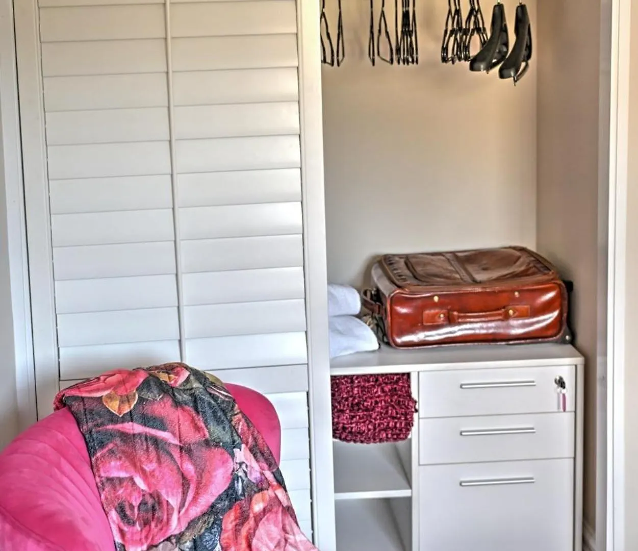Welcome Home! Acores Bed & Breakfast Toronto