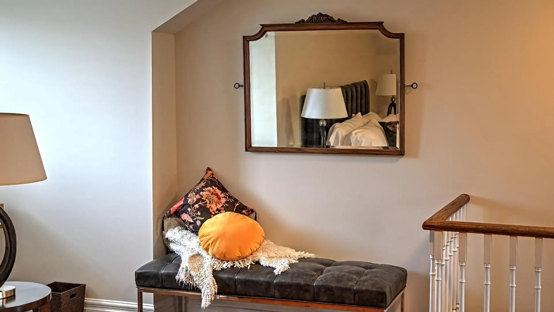 Welcome Home! Acores Bed & Breakfast Toronto Canada