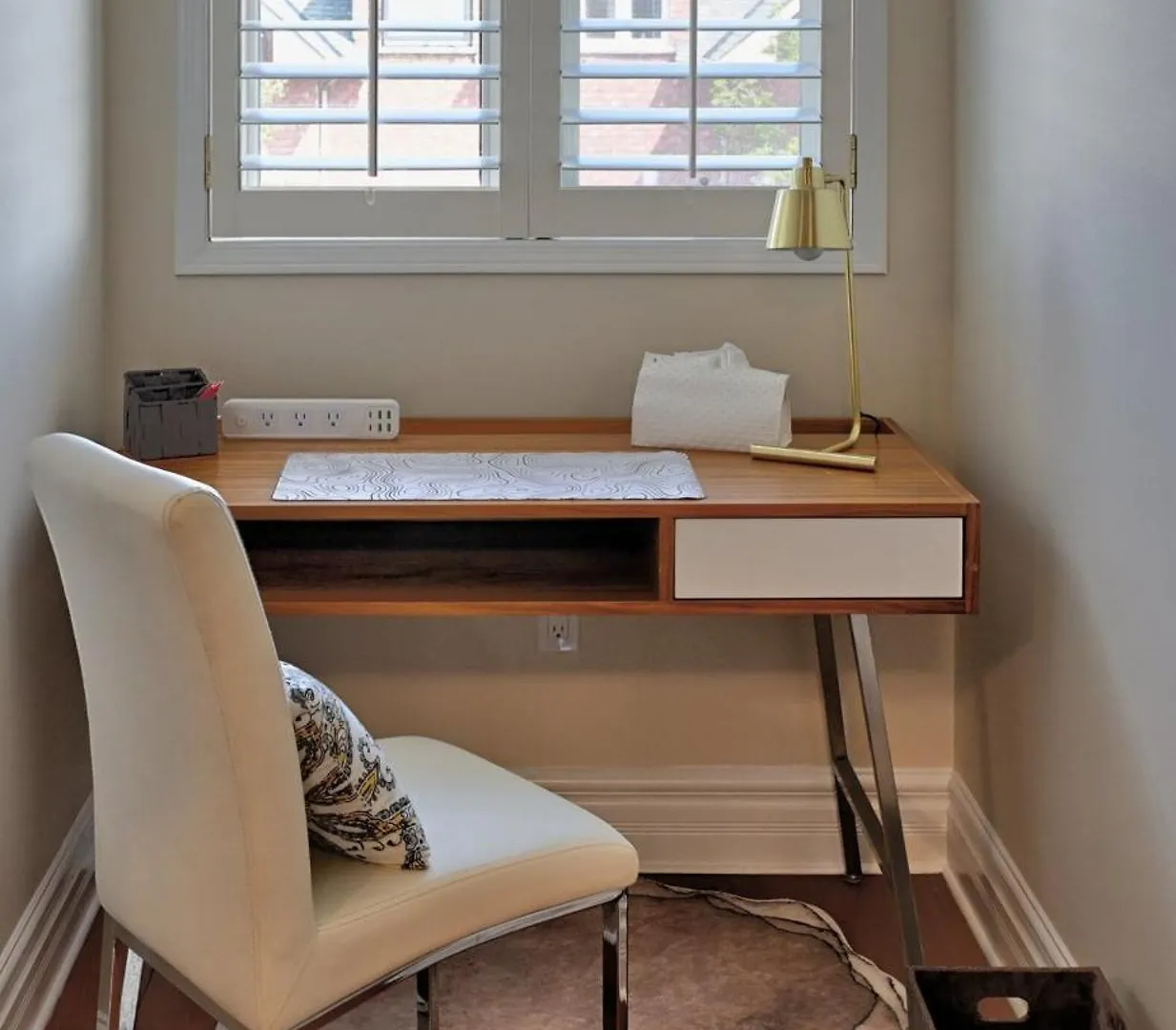 Welcome Home! Acores Bed & Breakfast Toronto Canada